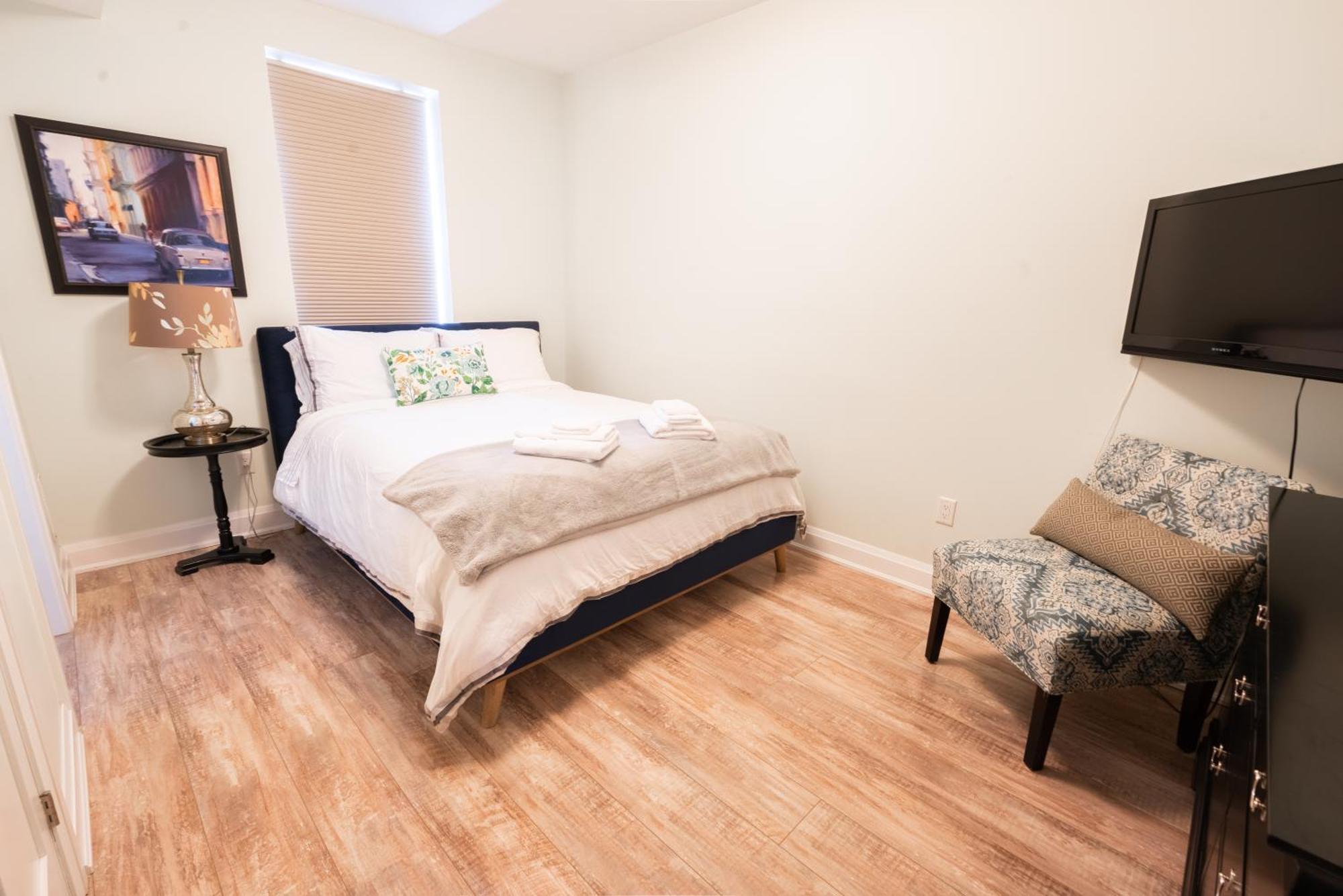 Spacious 3 Bedroom Apartment In Heart Of Niagara Thorold Exterior foto